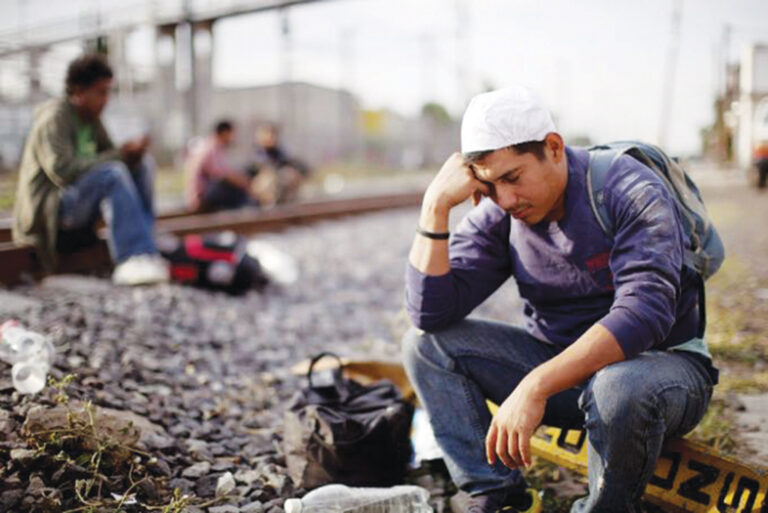 Especialistas Advierten sobre Estrés tóxico, Ausentismo Escolar y Familias que Evitan Atención Médica por Temor a Redadas Migratorias