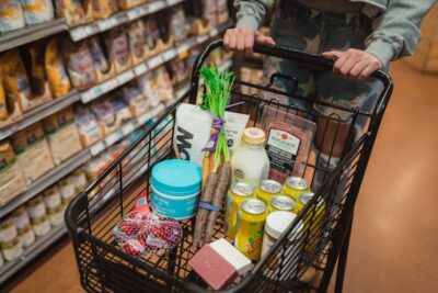 Cadena de Supermercados Revela Caída de sus Ventas Ante Reducción de Gastos de los Consumidores